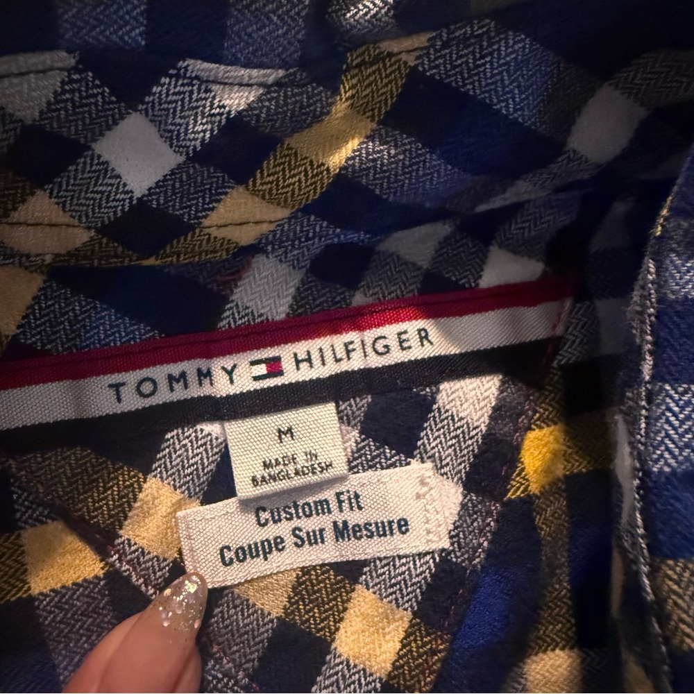 Michigan Wolverines Button Up - Picture 4 of 4
